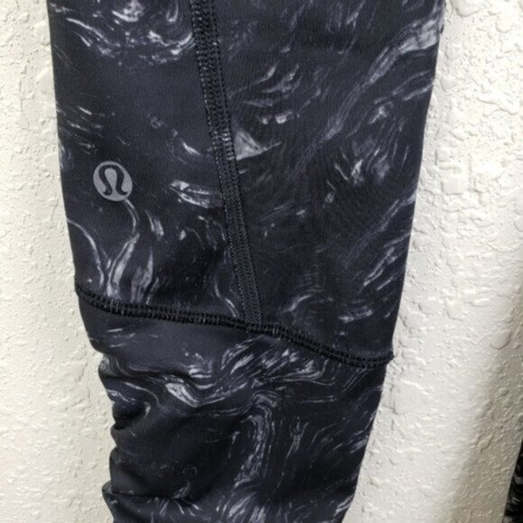 Lululemon Runday Crop *Full-On Luxtreme Leggings Arsenal Ambient Grey Black sz 4 - Picture 9 of 16